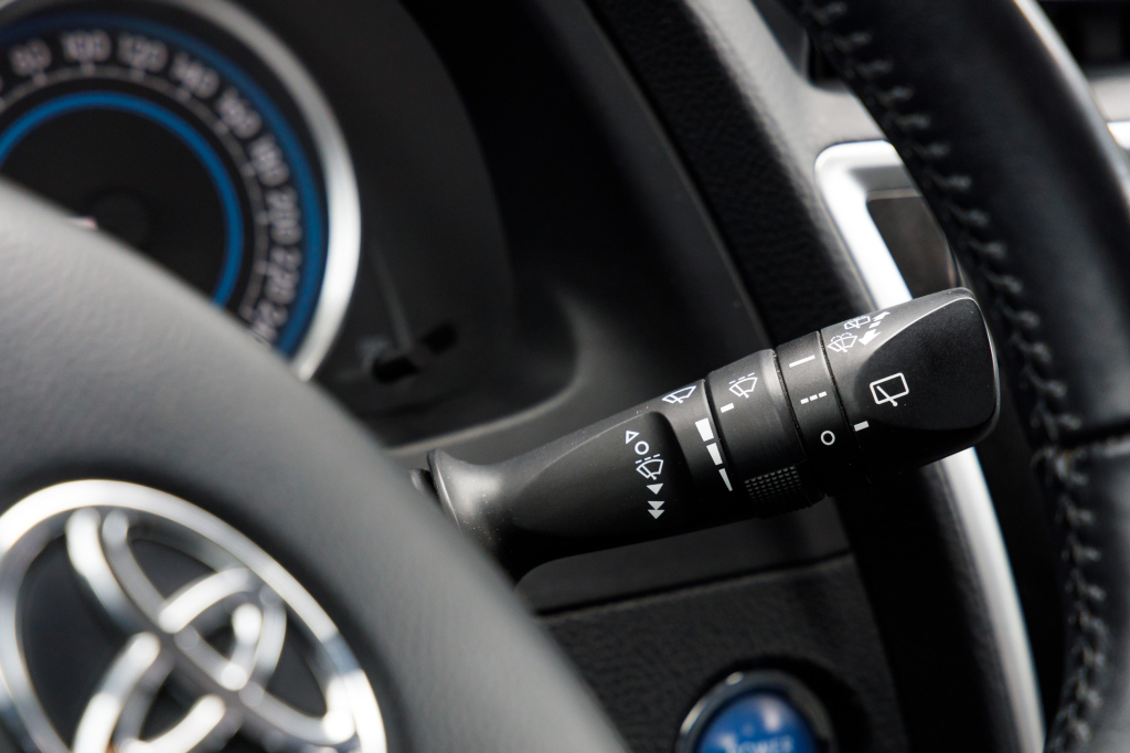 Toyota Auris Hybrid 2012 photo 20