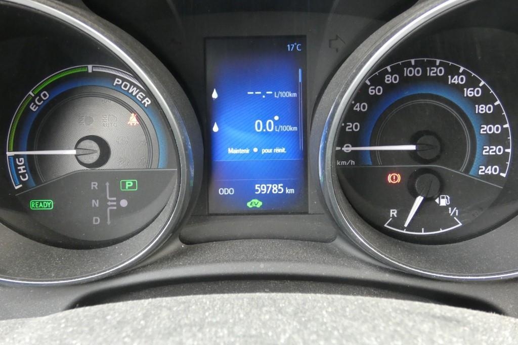 Toyota Auris 2016 фото 5