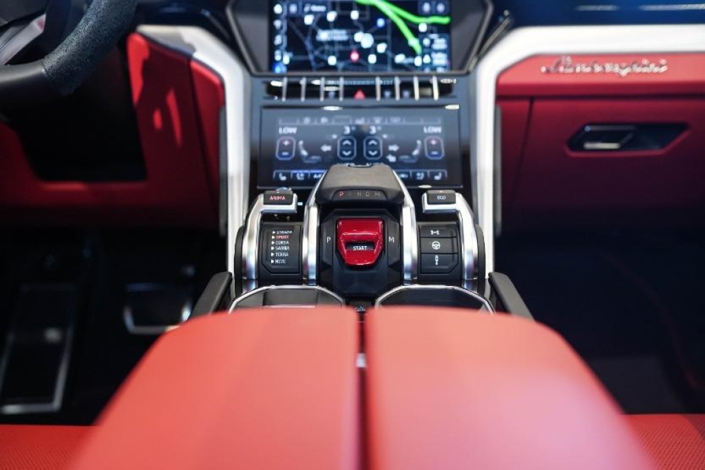 Lamborghini Urus 2019 фото 6