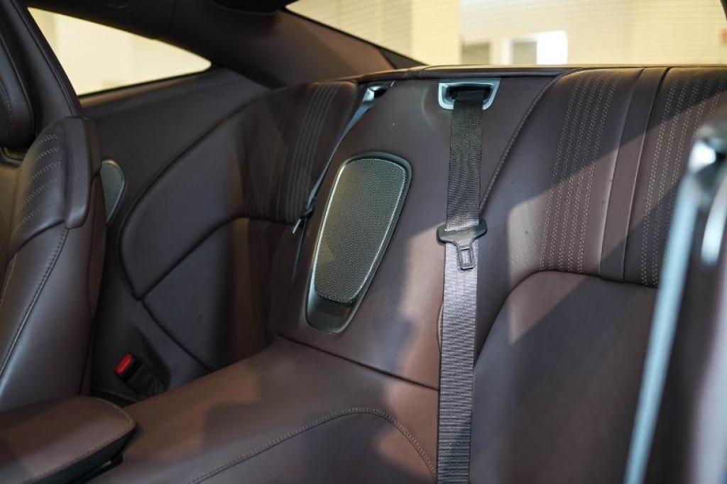 Aston Martin DB11 2018 photo 11