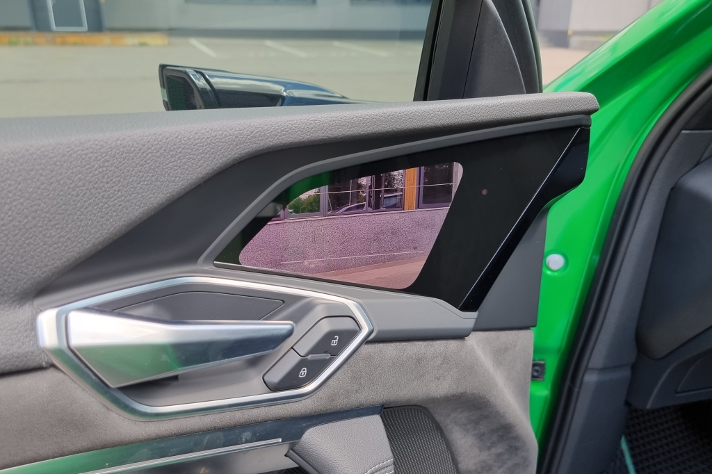 Audi e-tron 2020 photo 16