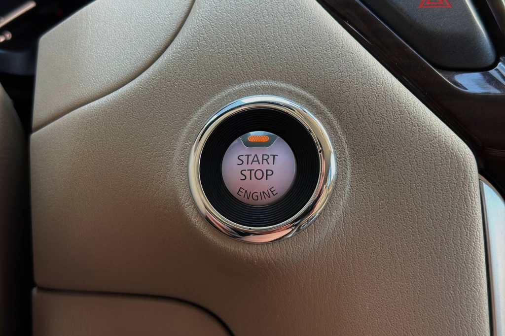 Nissan Pathfinder 2015 фото Nissan Pathfinder 2015 фото 16