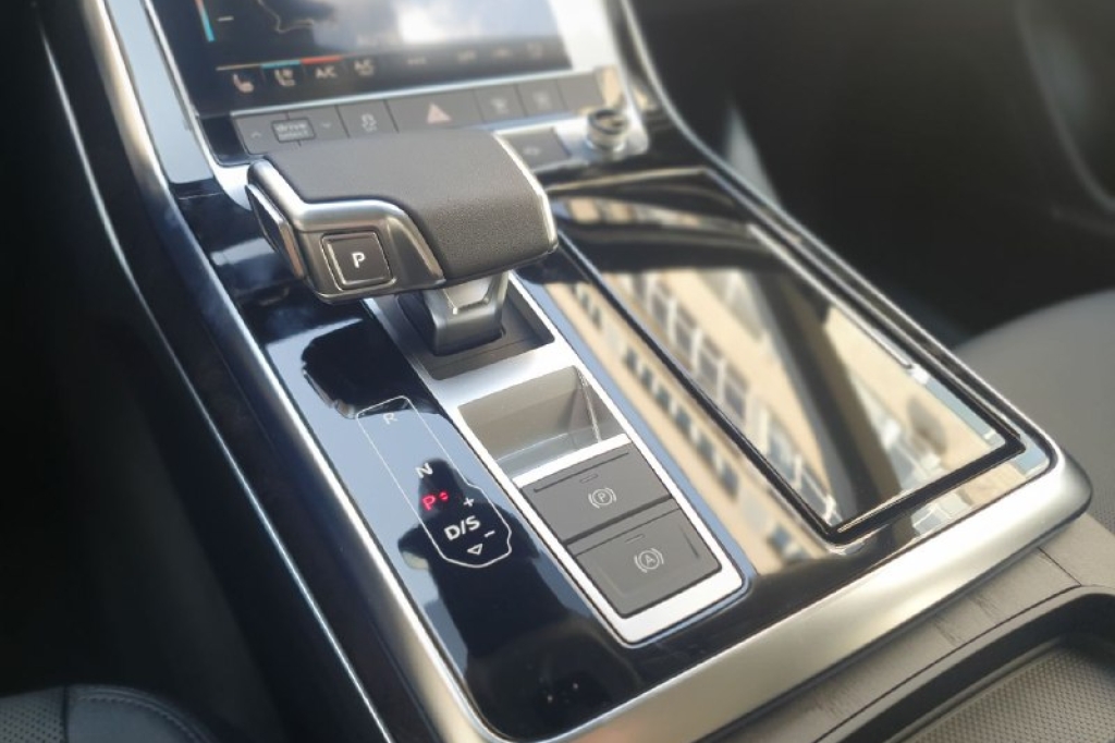 Audi Q8 50 TDI 2023 photo 19