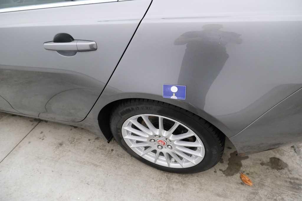 Jaguar XE 2015 photo 33