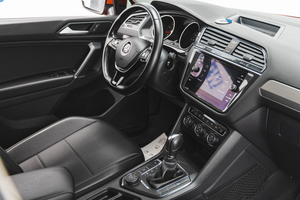 Volkswagen Tiguan SE 2018 photo 27