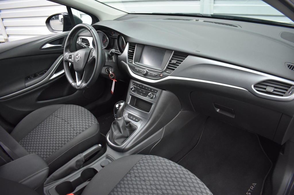 Opel Astra Sports Tourer 2019 photo 1