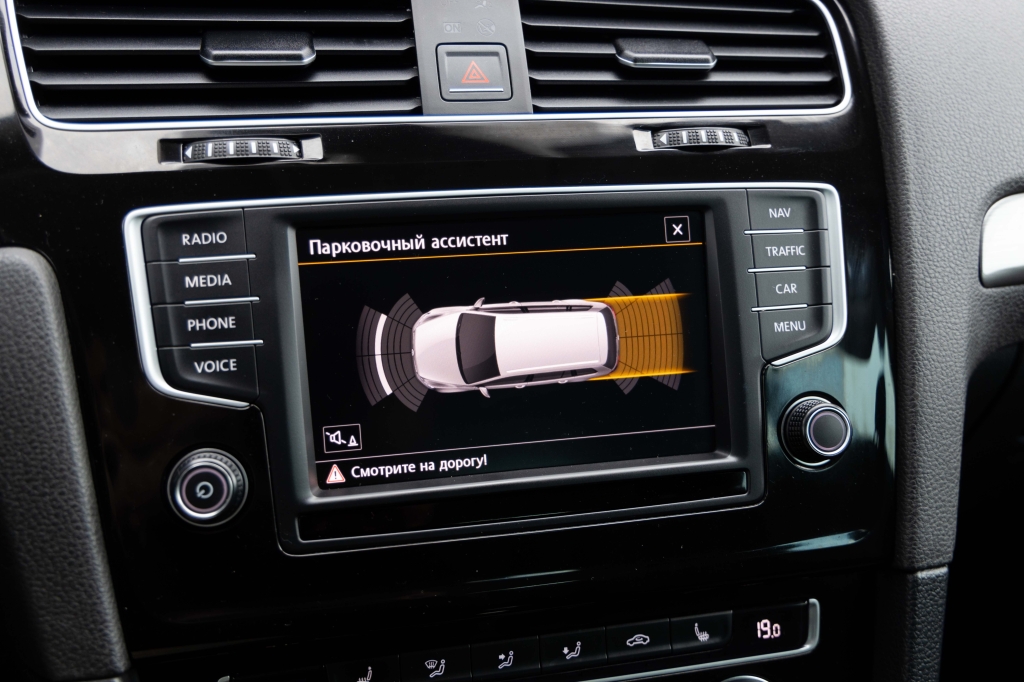 Volkswagen Golf Allstar 2016 фото Volkswagen Golf Allstar 2016 фото 23