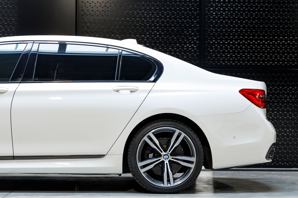 BMW 740 2016 photo 17