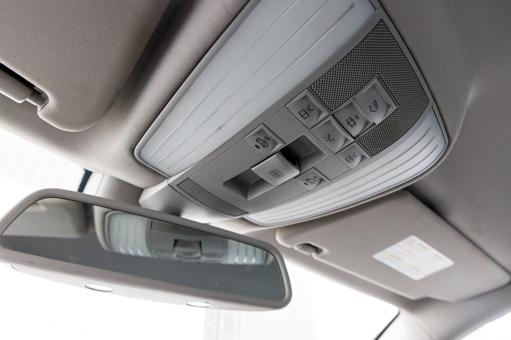 Mercedes-Benz E 200 CDI 2010 photo 16