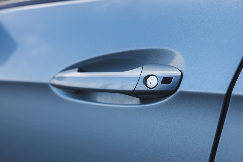 Mercedes-Benz E-Class 2010 photo 13