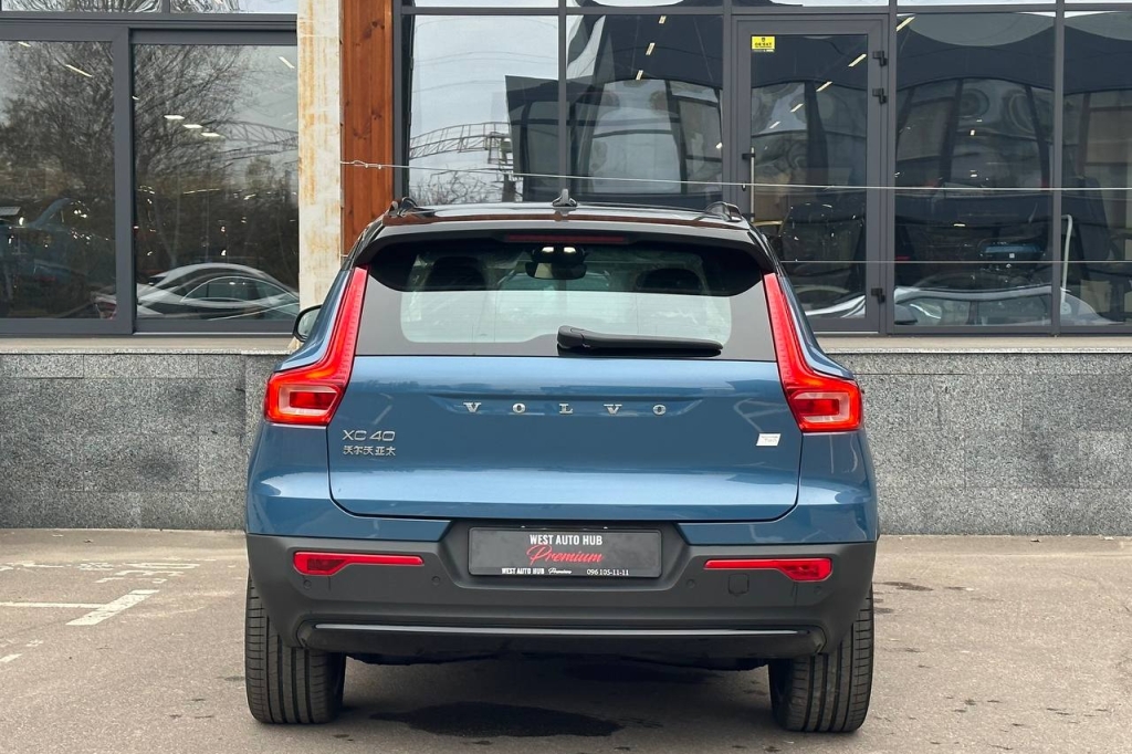 Volvo XC40 Recharge P8 Electric 78 kWh 2023 photo 5