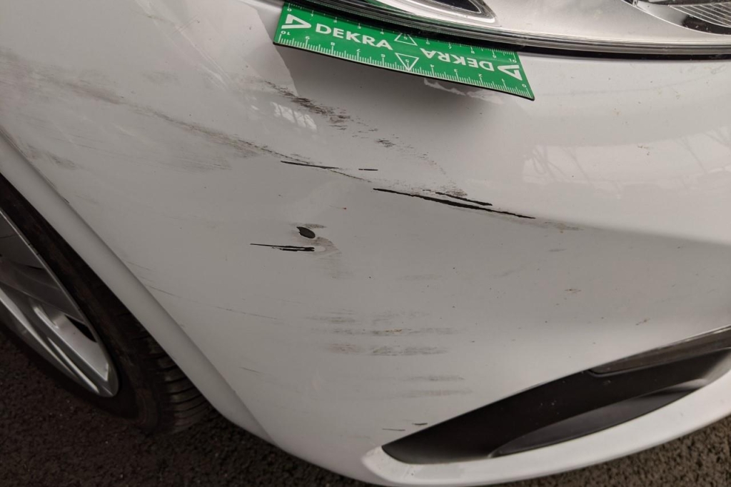 Peugeot 208 2019 фото 9