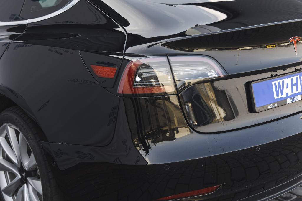 Tesla Model 3 2018 фото 14