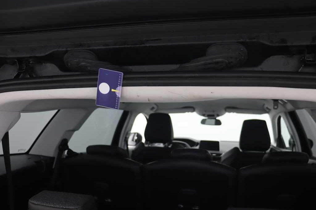 Peugeot 5008 2018 photo 16