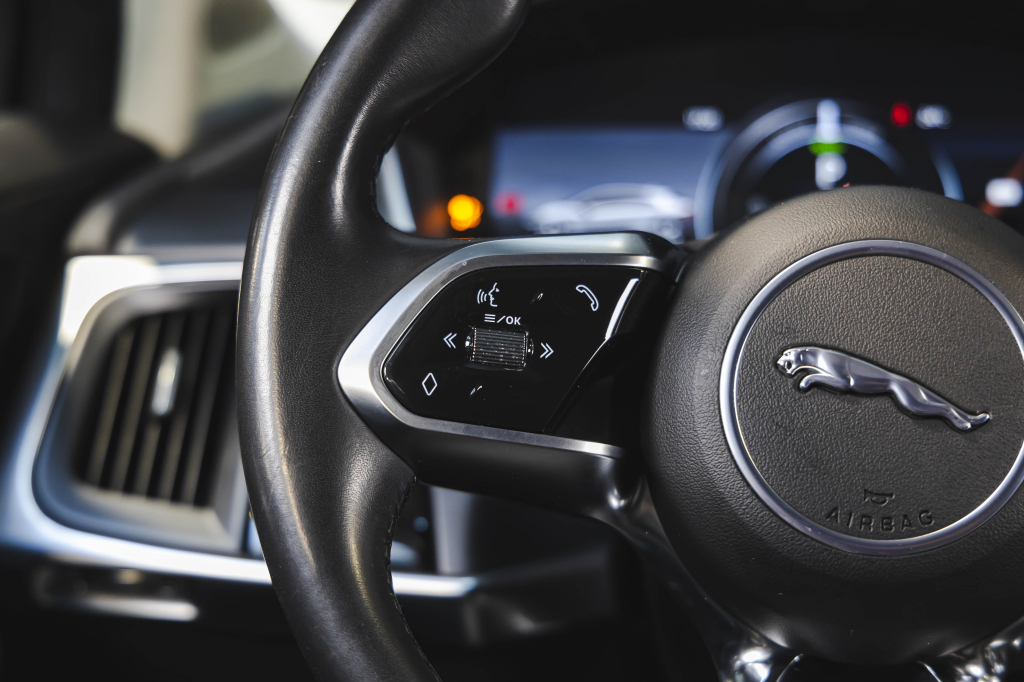 Jaguar I-Pace 2018 фото 18