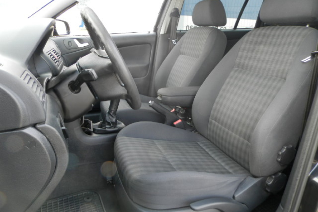 Skoda Octavia Tour 1.6 MPI 2004 photo 8