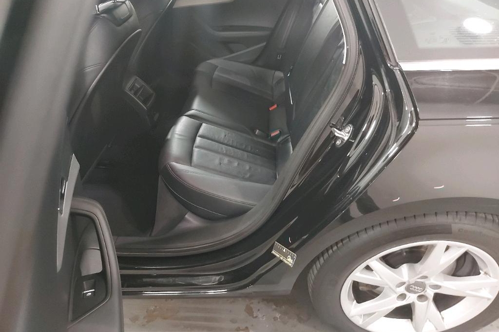 Audi A4 Avant 2017 фото 13