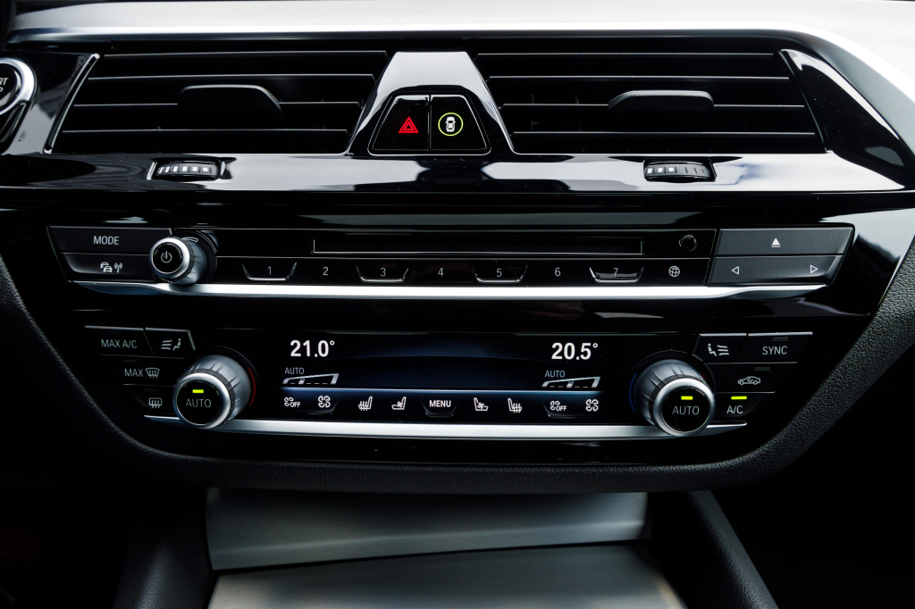 BMW 540 i xDrive 2017 фото 11