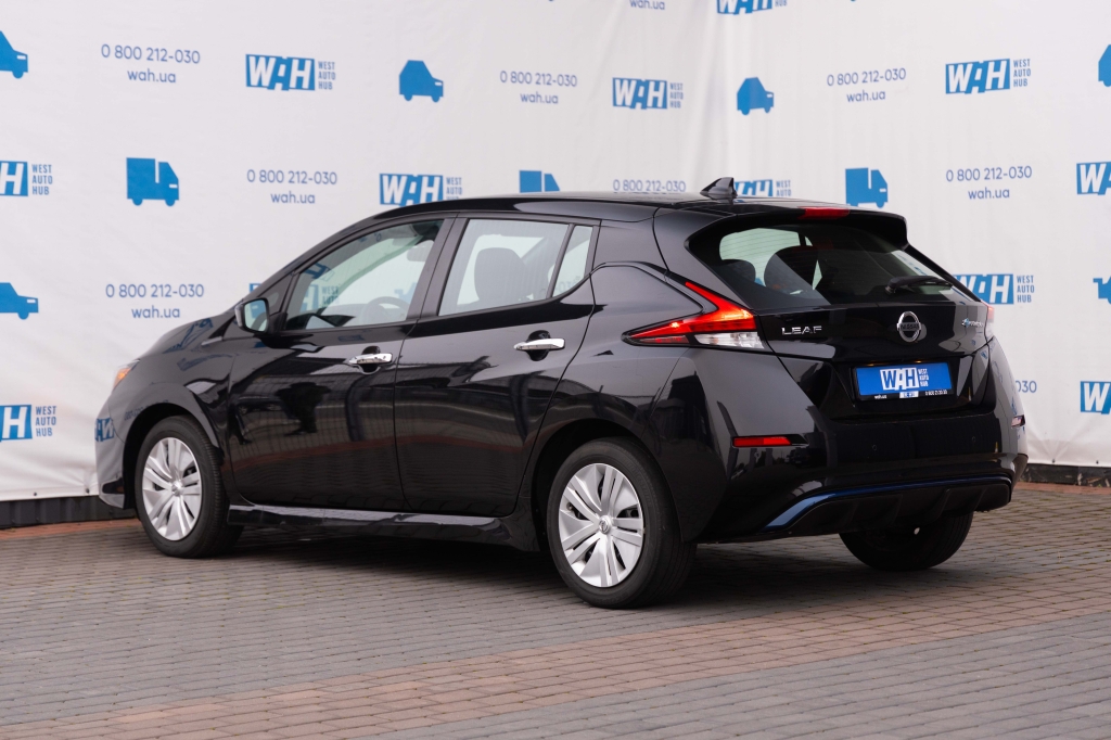 Nissan Leaf 2021 фото Nissan Leaf 2021 фото 10