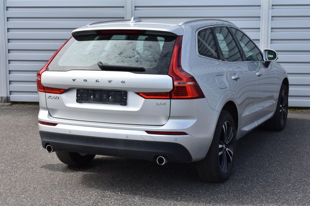 Volvo XC60 2020 фото 1