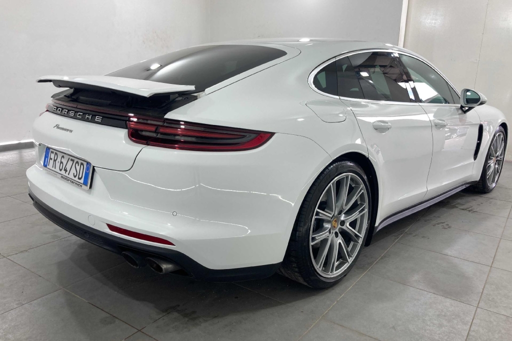 Porsche Panamera 2018 photo 2