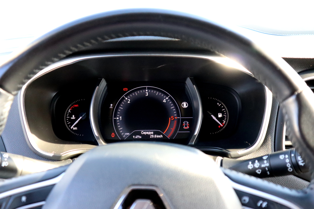 Renault Megane 2017 фото 24