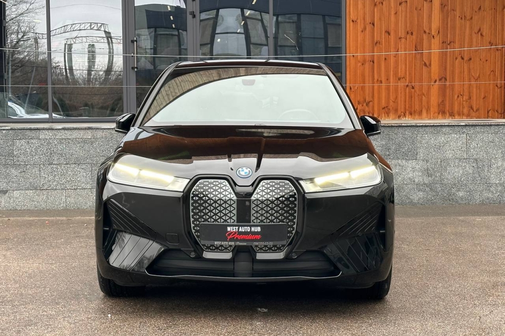 BMW iX xDrive40 2023 фото 1