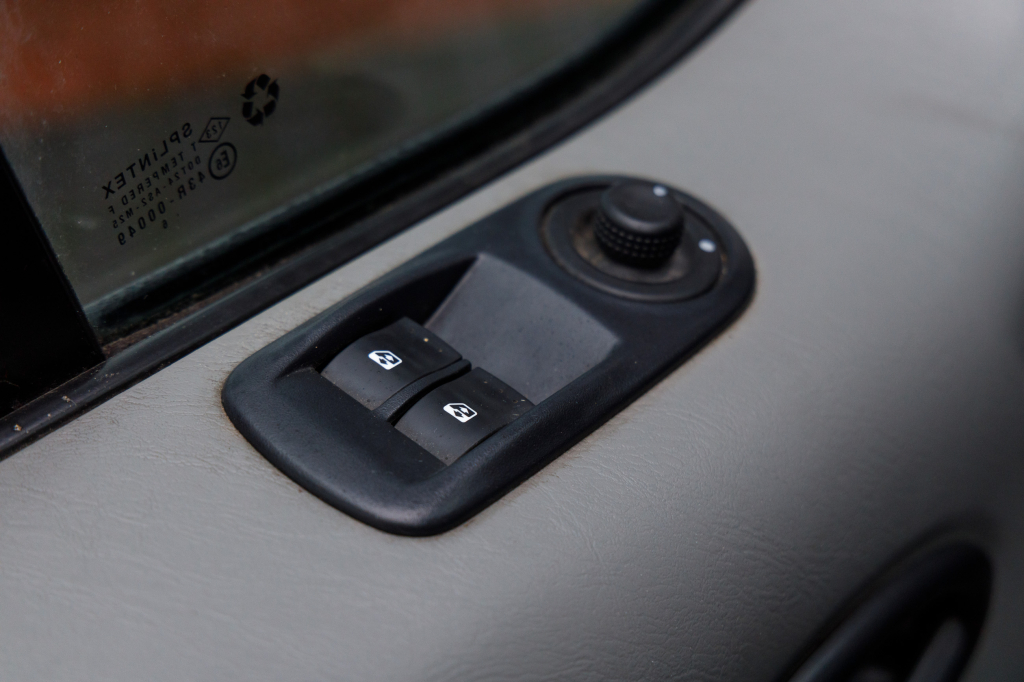 Opel Vivaro photo 10