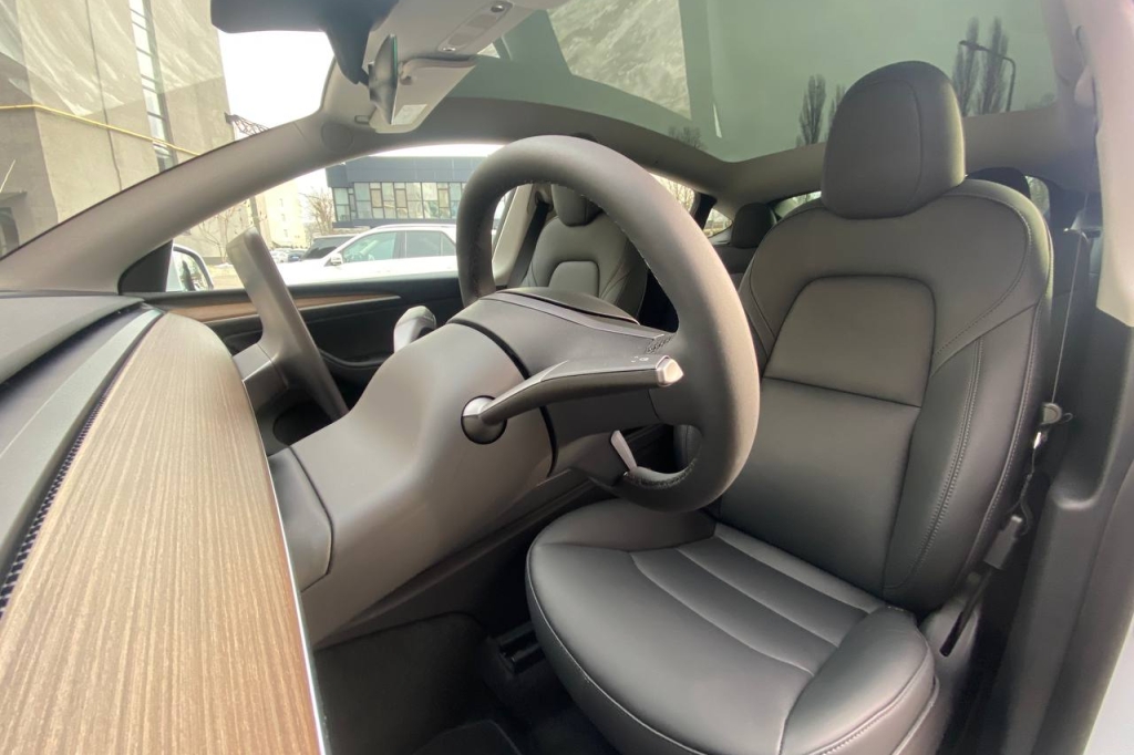 Tesla Model Y Long Range 2022 фото 10