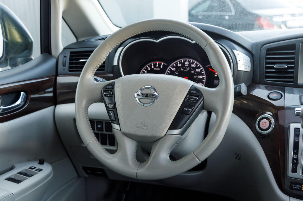 Nissan Quest 2012 фото 12