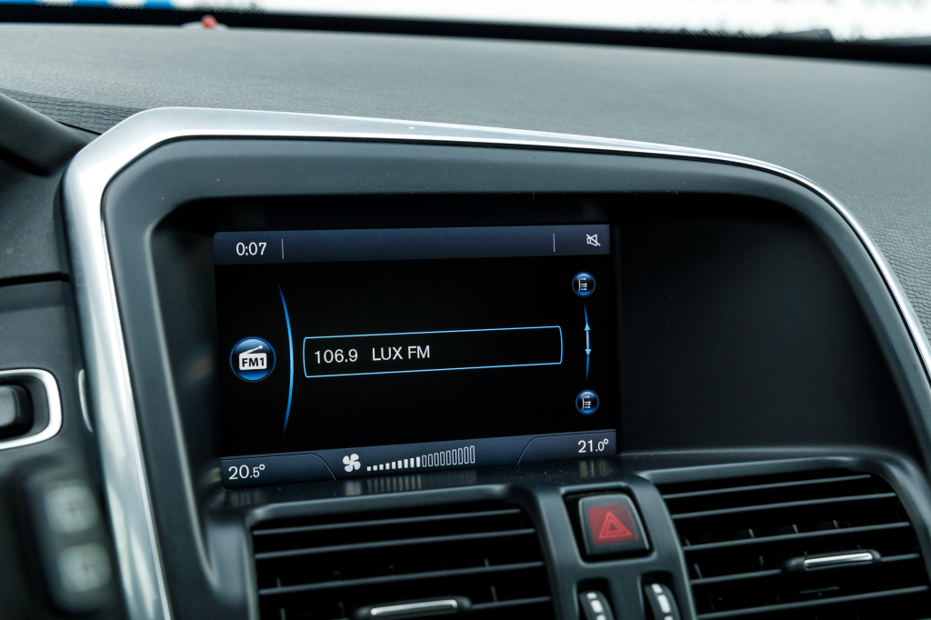 Volvo XC60 2015 фото 28