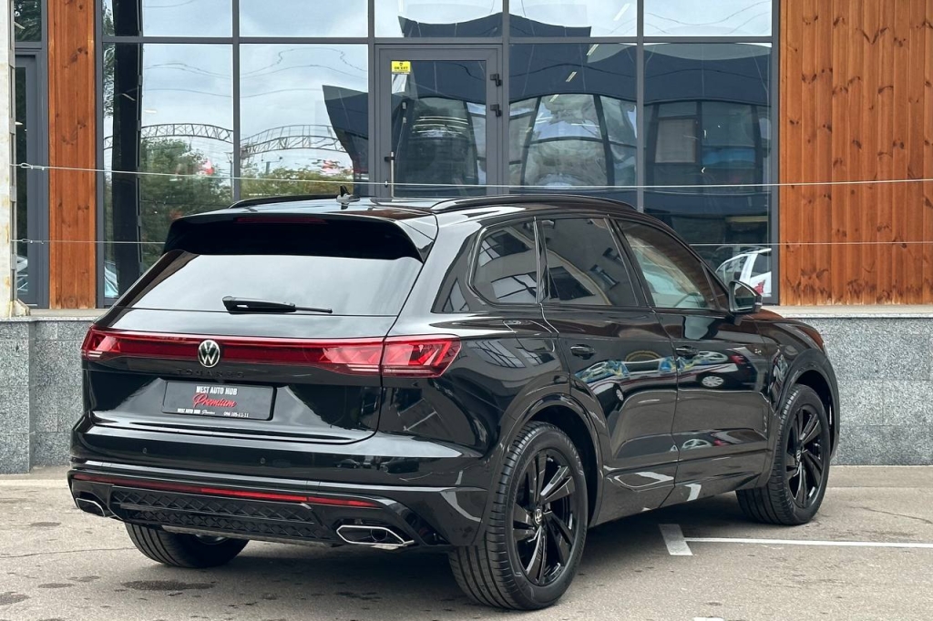 Volkswagen Touareg R-line Platinum 2024 photo 6