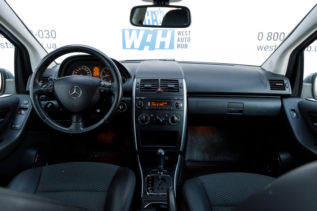 Mercedes-Benz A 160 2010 photo 8