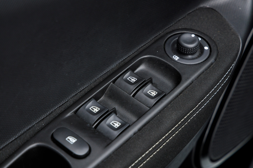 Renault Zoe 2017 фото 10