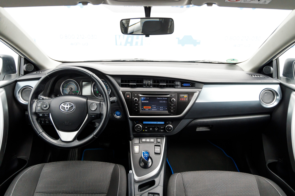 Toyota Auris Hybrid 2012 photo 11