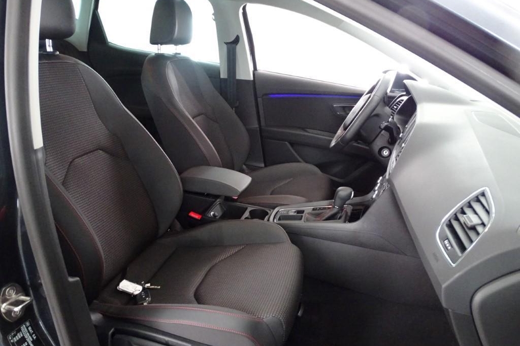 SEAT Leon 2019 фото 2