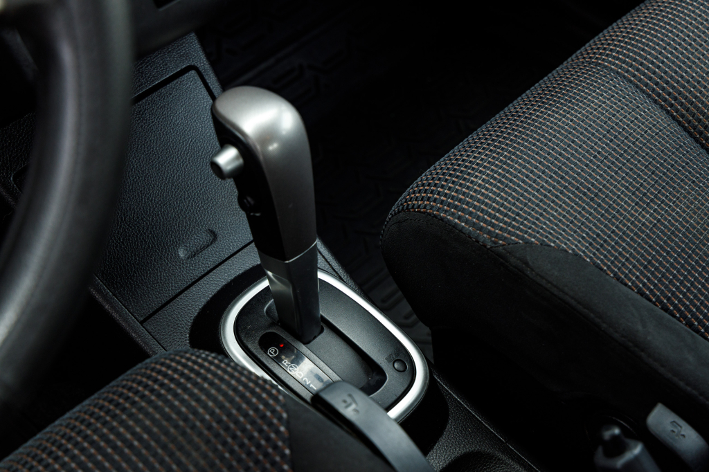 Nissan TIIDA 2010 photo 14