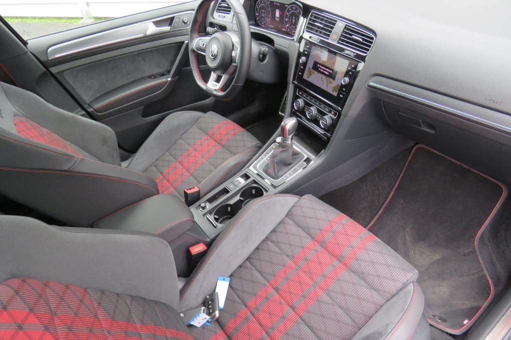 Volkswagen Golf GTI 2020 photo 7