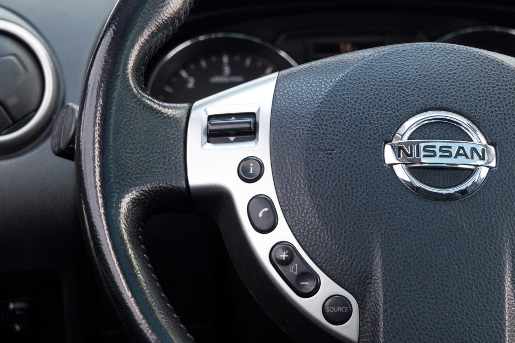 Nissan Qashqai+2 AWD 2010 photo 12