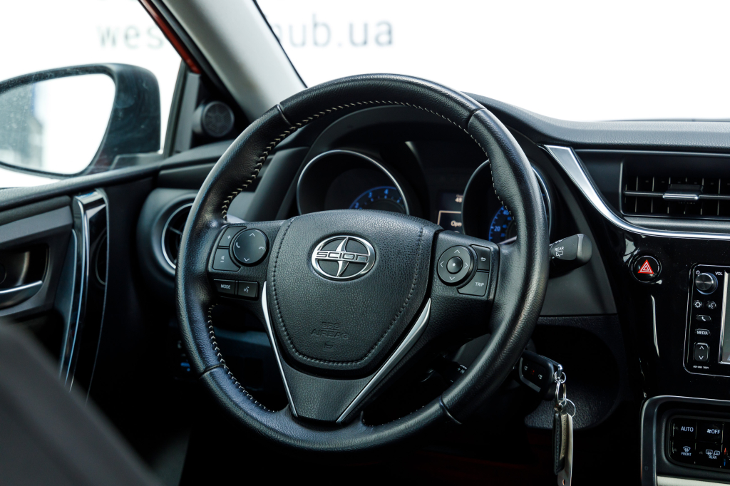Scion іМ 2015 photo 16