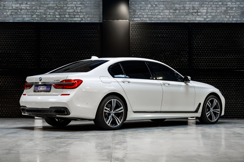 BMW 740 2016 photo 3