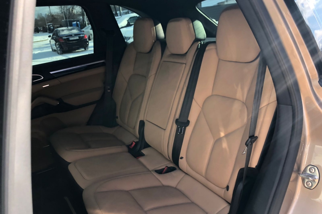 Porsche Cayenne 2016 photo 18