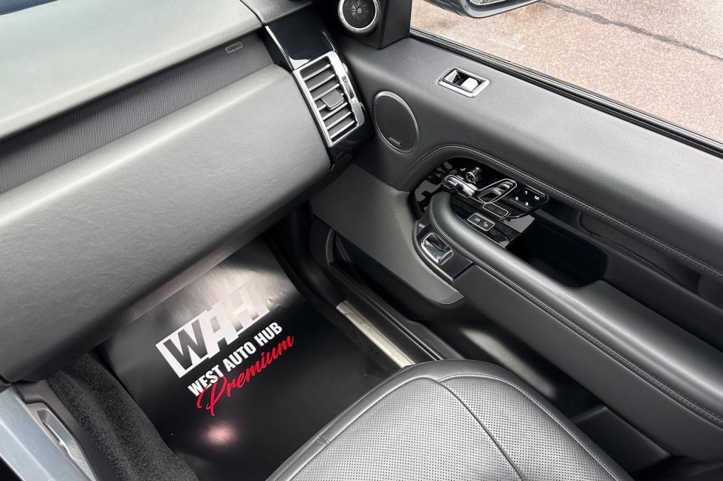 Land Rover Range Rover 4.4D 2018 фото Land Rover Range Rover 4.4D 2018 фото 23