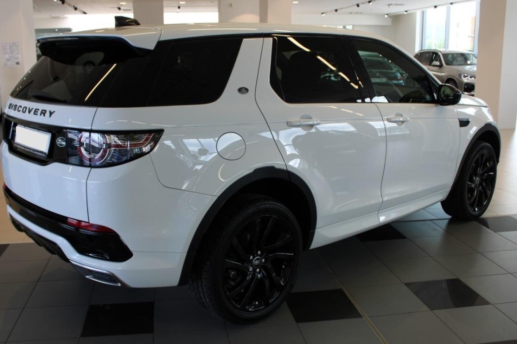 Land Rover Discovery 2017 фото 10