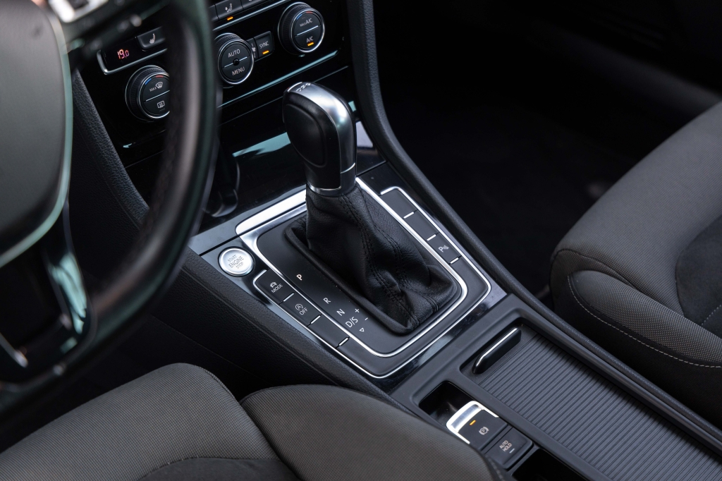 Volkswagen Golf VII R-Line 2017 photo 27