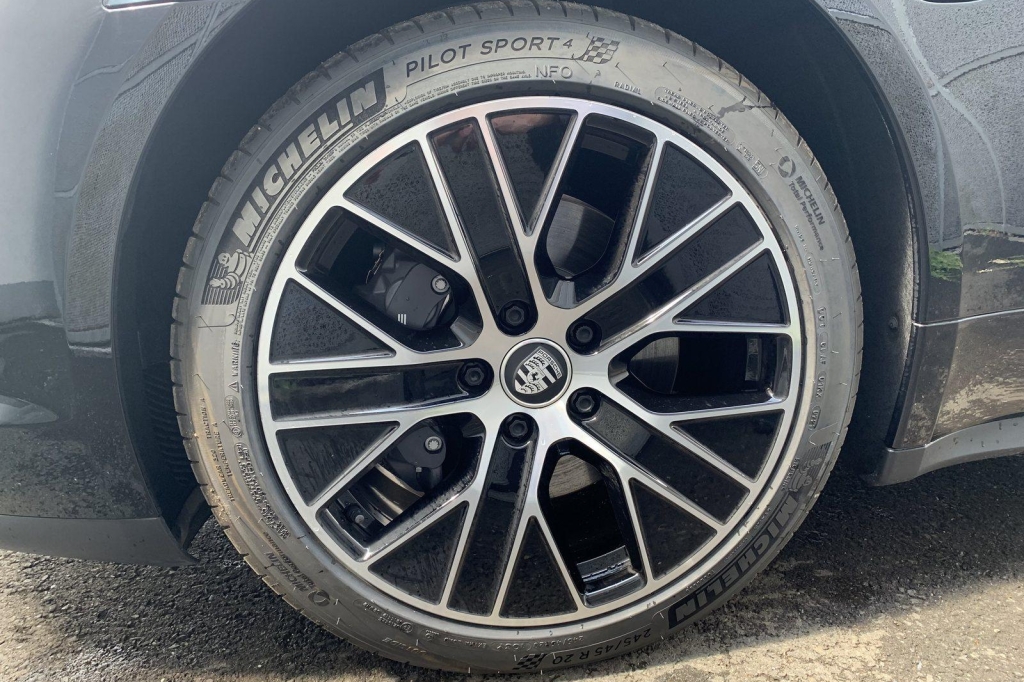 Porsche Taycan 2021 фото 3