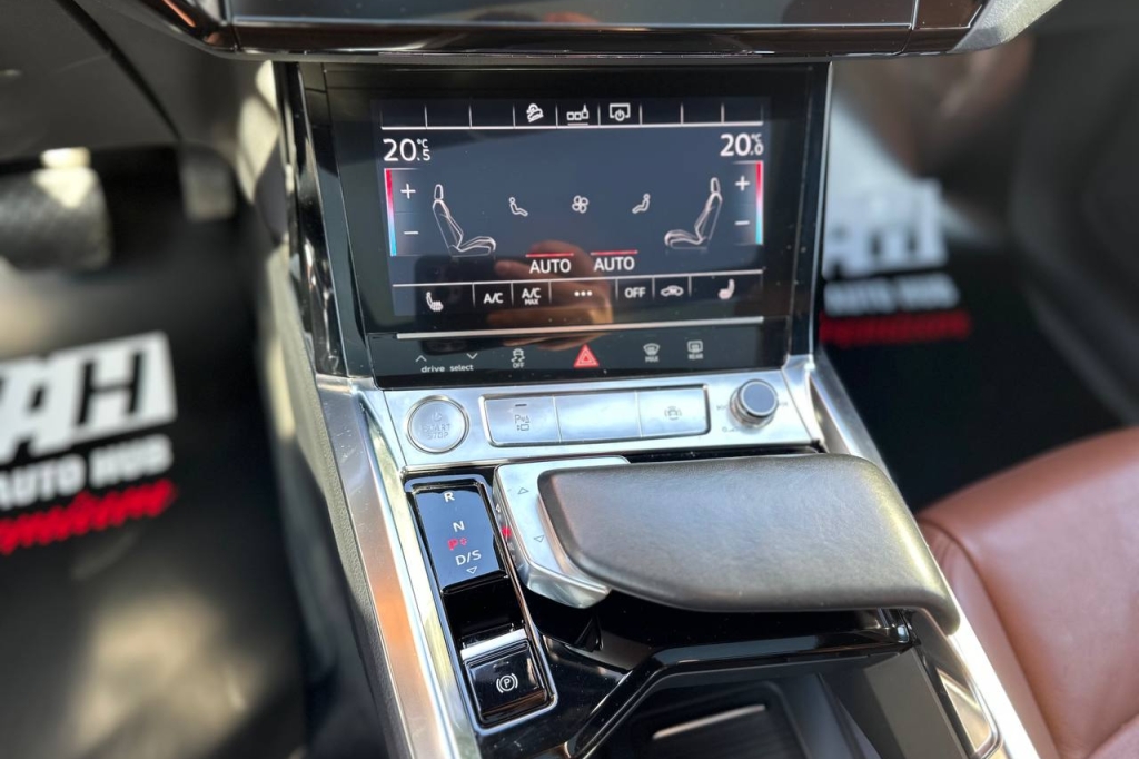 Audi e-tron 55 Quattro 2019 photo 20