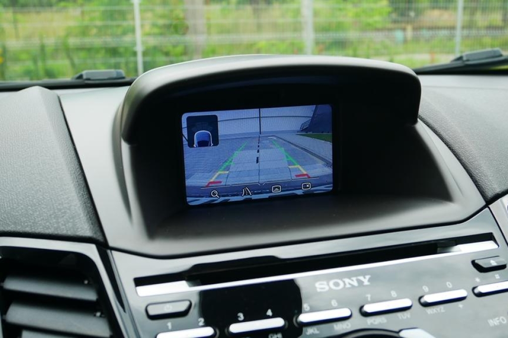 Ford Fiesta 2016 фото 1