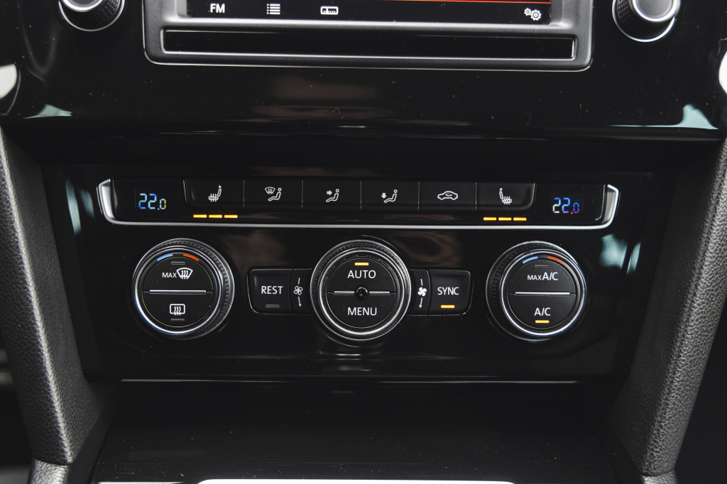 Volkswagen Passat BiTDi 4Motion 2016 фото 28