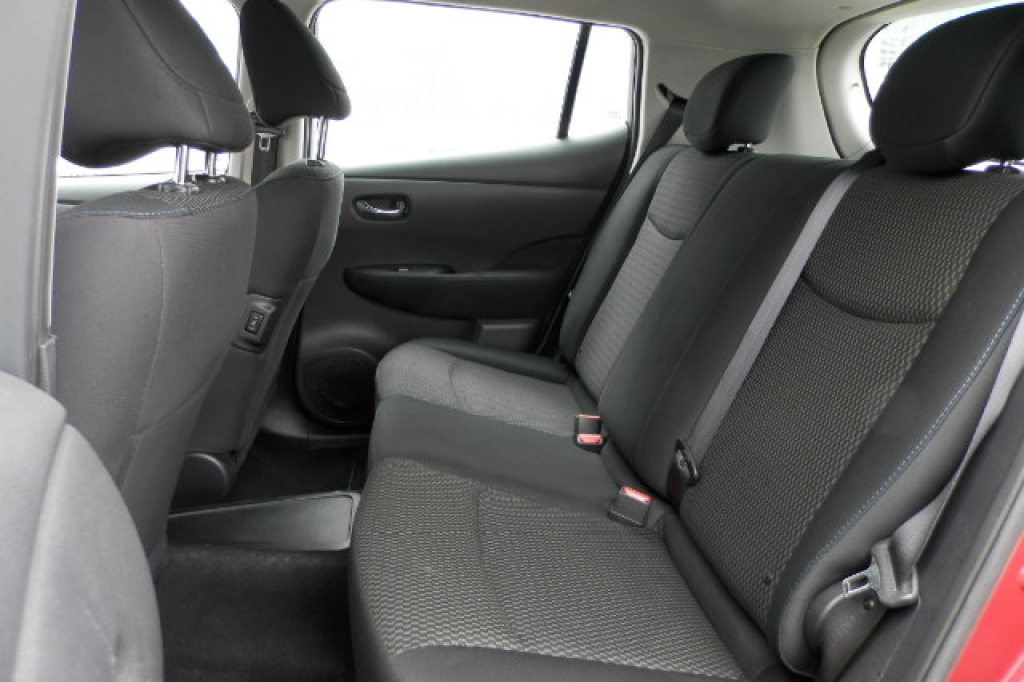 Nissan Leaf S 2014 photo 20